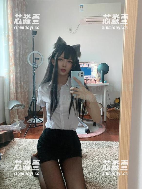 你以为只有猫耳娘吗？来看看51酱的麻衣兔女郎，COS界的新挑衅！
