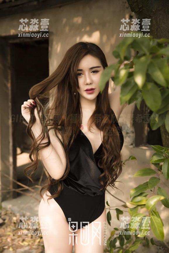 GIRLT果团网 - 福利！带你欣赏裴希西的奶牛图集，哈哈，这姿态