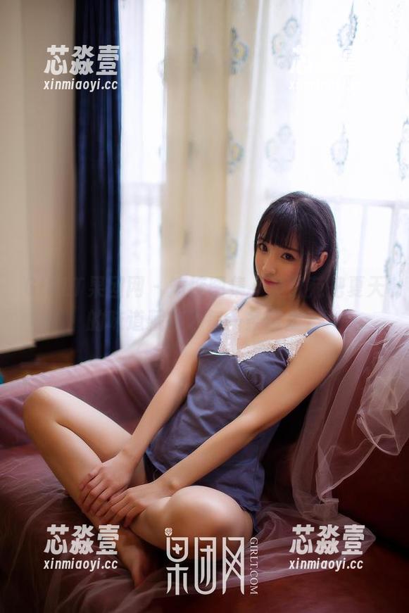 GIRLT果团网 - 短裤图集，黄歆苑把夏天的味道藏在了每一条缝里？