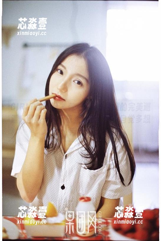 GIRLT果团网-龚玥菲 GIRLT果团网 - 龚玥菲与体操服的完美邂逅,图集一旦下载,难免让你不自觉多想两秒。
