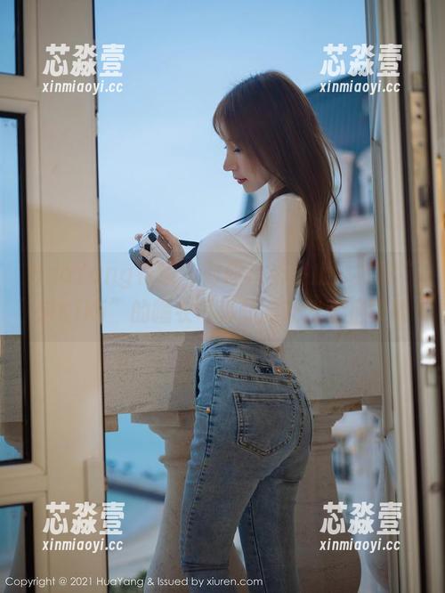 HuaYang花漾 - 时间从未停止，然而“宋KiKi”的睡衣写真却能让我驻足原地