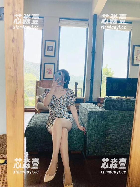 微密圈 - 我在找July芝岚的在线身影，趁着蓝色油亮，美图来一勺