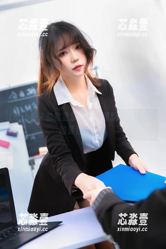 Leah梓未的教室禁忌，原图戏多，以后真的要注意了！