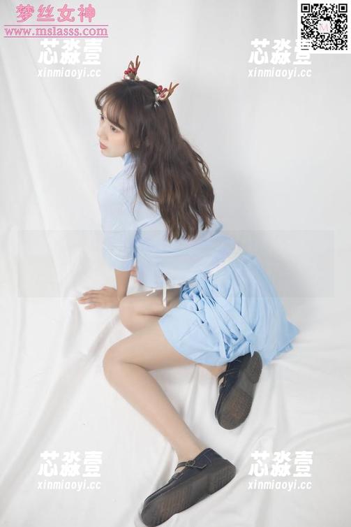 MSLASS梦丝女神 - 小允儿的原图：这绿绿的衣服，是真爱还是喜欢故作文艺？