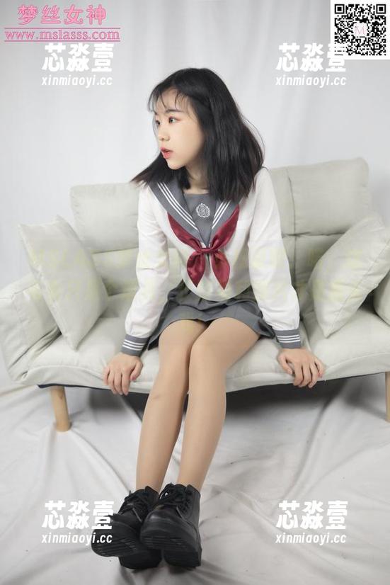 MSLASS梦丝女神 - 小穆证明：喏，这毛衣只是个道具，长腿福利图片才是重头戏！
