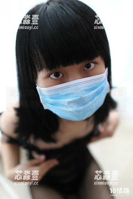最新的ROSI写真，白色丝袜是个大圈套—看得我好想也穿上它去大街上走一遭。