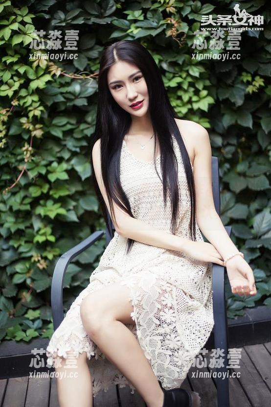 TouTiao头条女神-李丽莎 TouTiao头条女神 - 李丽莎的作品,是无圣光下的调皮厨娘,别想着太认真。