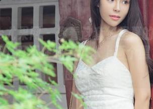 UGirls尤果网 - 你看这套绮里嘉的黑色分享，真心忍不住想笔记本上画个黑色的圈圈。