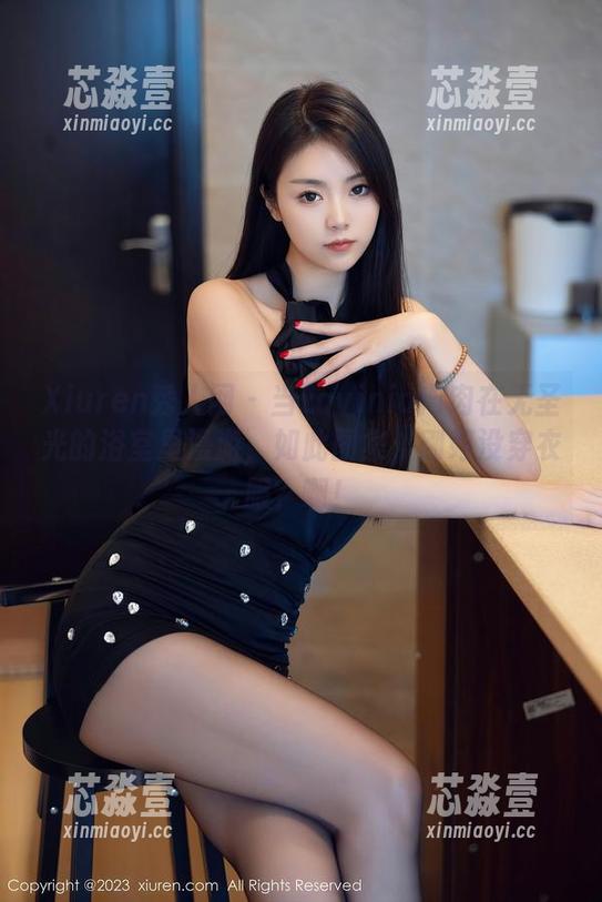 Xiuren秀人网 - 当Lavinia肉肉在无圣光的浴室里漫游，如此图集，刚好没穿衣服？啊！