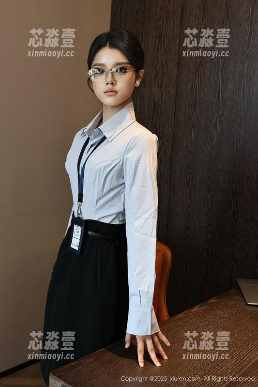 Xiuren秀人网 - 不仅仅是照片，Luffy菲菲女友原图里的悄悄话