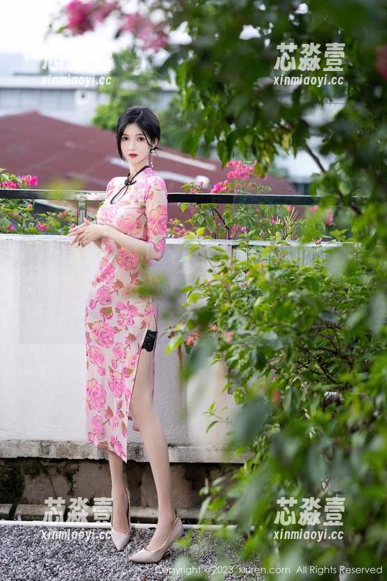Xiuren秀人网 - Olivia童安琪的“秘书”写真，办公室的一角好像被打开了一扇窗。