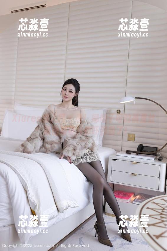 Xiuren秀人网-娜娜子呀 Xiuren秀人网 - 看!娜娜子呀的裤里丝:原图和照片都吓到我了!