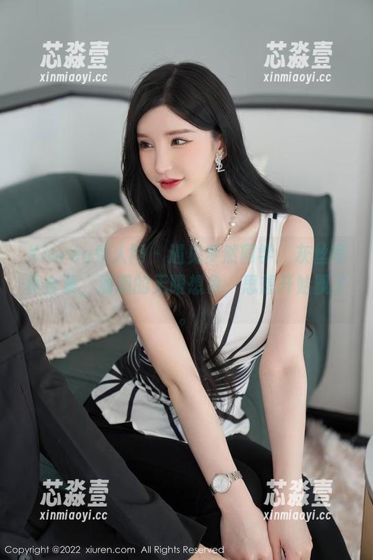 Xiuren秀人网 - 遇见梦然同学，灰丝写真合集，满满的无限想象，思想开始飘了。
