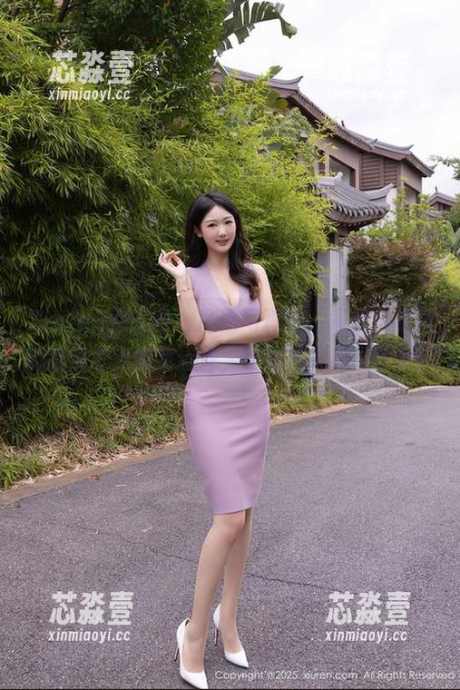 Xiuren秀人网-米妮大萌萌 Xiuren秀人网 - 高清写真中,米妮大萌萌的眼镜差点把我迷住,这眼神太撩人了吧。