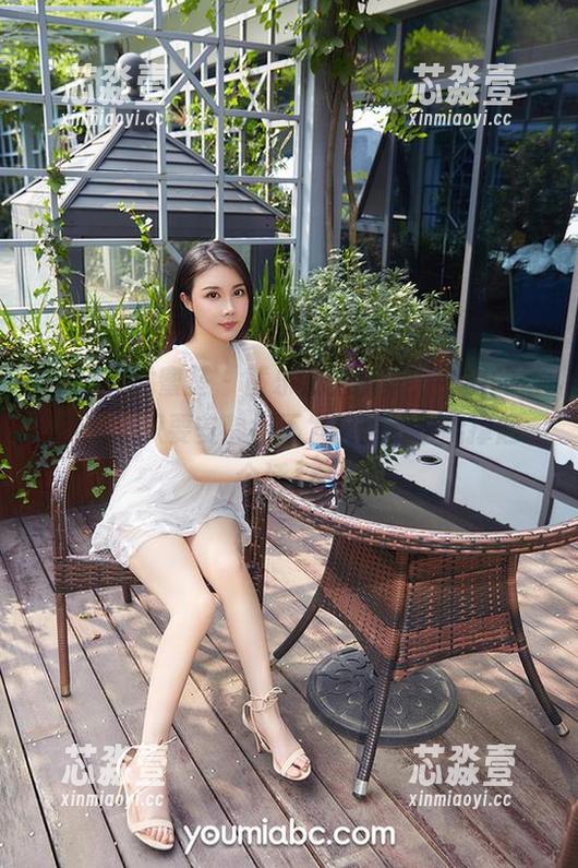 YouMi尤蜜荟 - 黄乐然的图集，免费的恬静少女—只要安静得不发出声，也能撑起一个话题。