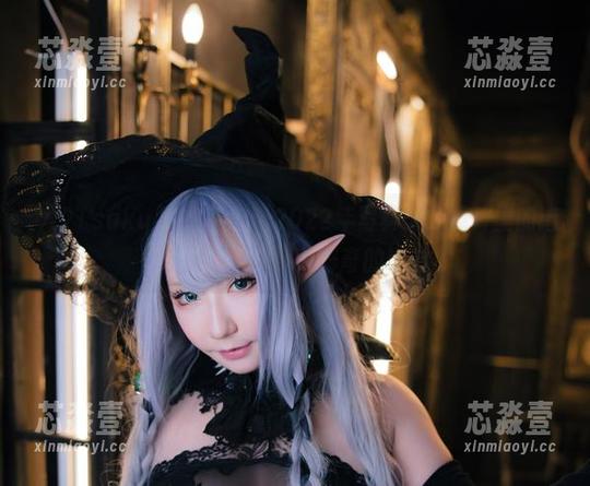 サク(saku)的Fantia2022年写真集，照片里的诸多问题...都是我好奇的地方