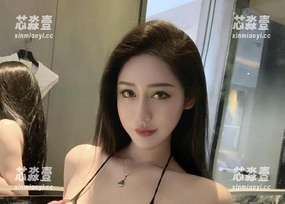 微密圈 - 原图警报！不爱笑的赛琳的红裙完美呈现，वाटलगाऐसाबिल्कुलभीसंशयनहींहै！