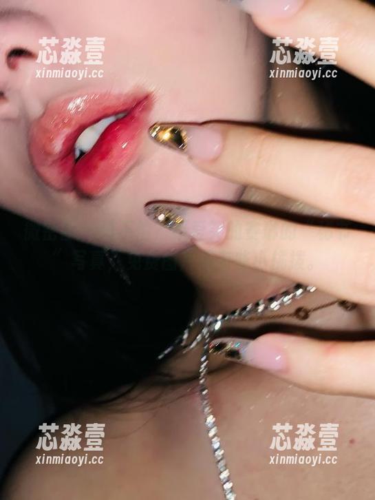 不爱笑的赛琳 微密圈 - 怕不怕?不爱笑的赛琳的“秘书”写真,免费图片里有些小挑拨。