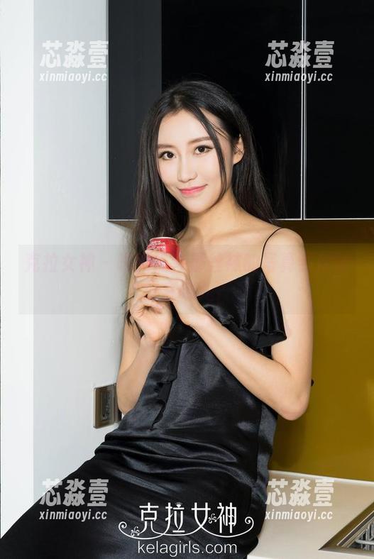 克拉女神 - 瞧瞧江琴那丝袜的写真到底新鲜在哪儿？