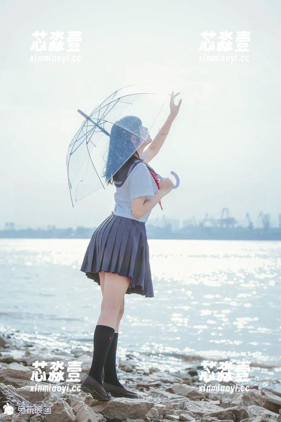 兔玩映画 精选写真集:兔玩映画的俏学姐,这个发型我曾想尝试来着,结果还是算了吧…