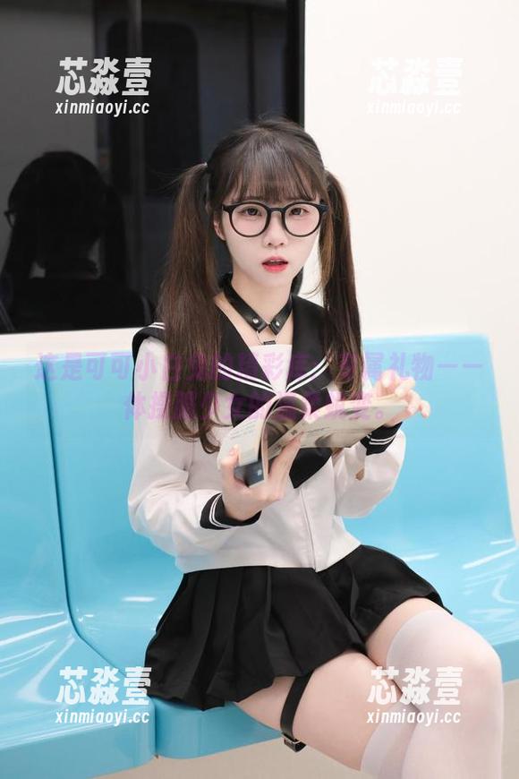 可可小白兔 这是可可小白兔的精彩库:专属礼物——体操服少女的温柔蜕变。