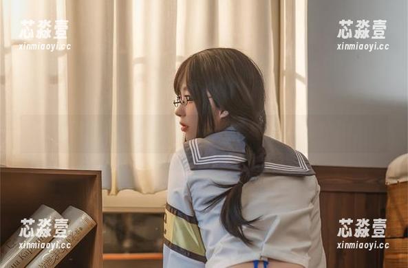 感谢啊日日_Ganlory，带来了这组红裙资源，冲一波！