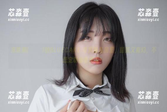 宋哈娜(송하나)的BLUECAKE-奇异猫私房里，甜腻又魔幻，不想定制的告别啦！