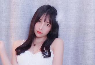免费下载？小小奶瓶儿的女神姿态绝对让你眼前一亮！