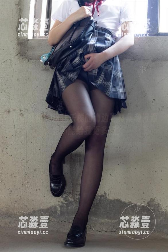 少女秩序 - 这些乐栀的海边写真集和资源，能不能给我更多点？