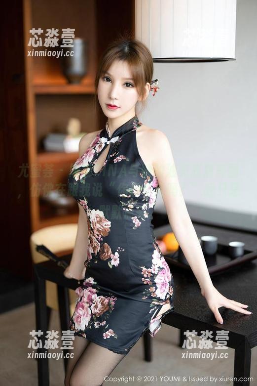 尤蜜荟-娜娜TINA 尤蜜荟 - 娜娜TINA与她的油亮高清美图,仿佛在跟我说“你想看我吗?”我只是默默点头。