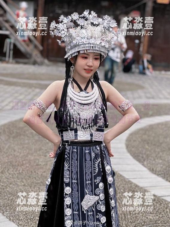 湛蓝的大海，御子Yumiko的写真，我一边瞥着风景一边担心呼吸的节奏