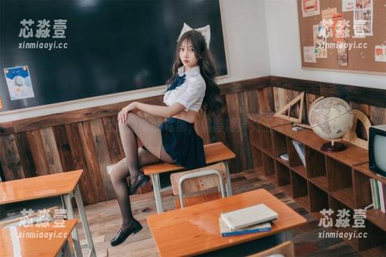 追随杏仁曲奇的私房，黑兽精灵女王带你飞