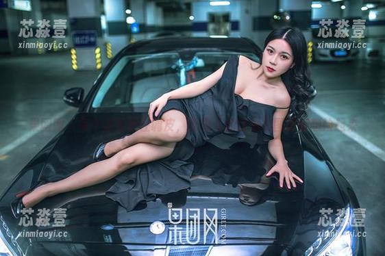 果团网-松果儿 果团网 - 每个姿势都在调皮,松果儿的连体衣图册好想捡起来