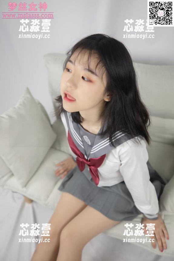 梦丝女神 - 白色空间下的玥玥，写真画面让人不由自主地想一直盯着