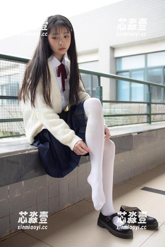 森萝财团的脑洞校服定制图集，肉丝又怎样，哈哈！