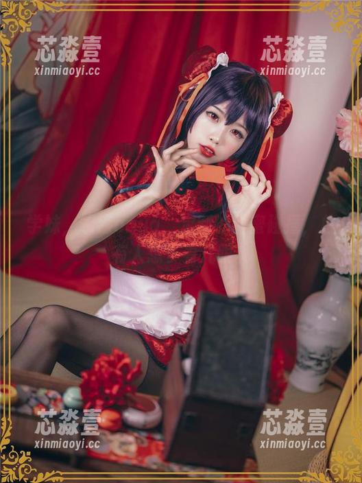 学妹，水淼aqua，定制的甜蜜碰撞，总有人想多看几眼。