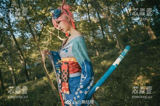 或许只为好奇——沧霁桔梗的网袜写真合集