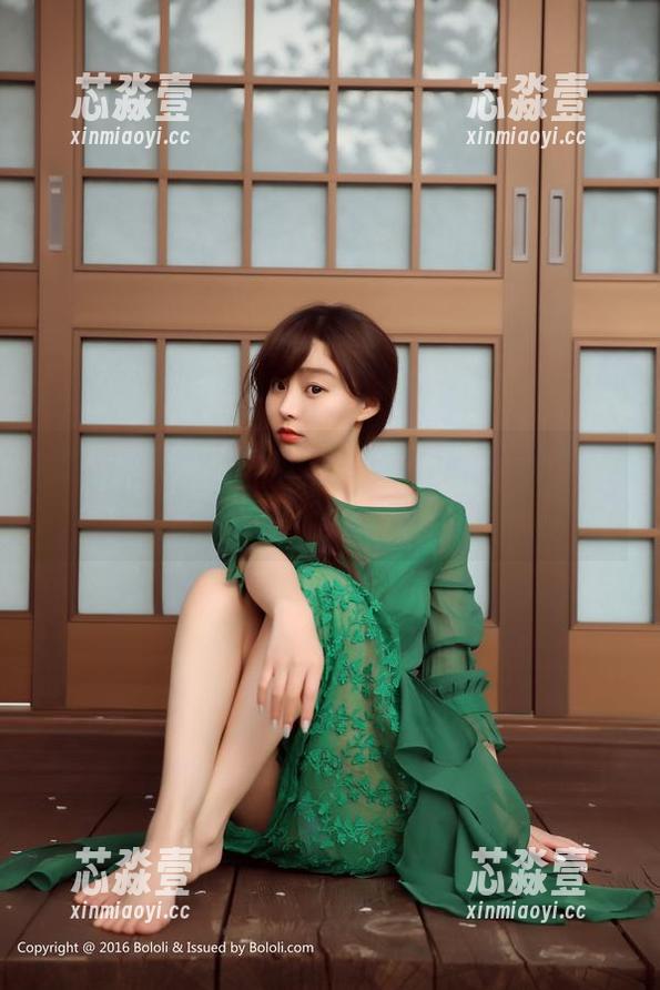 波萝社 - 睡袍与社交—AngelaLee李玲的写真，竟然是这样