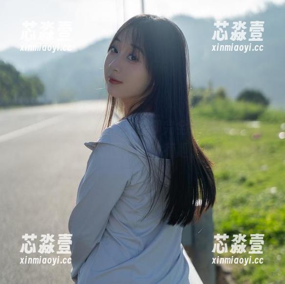 一说到奶牛，我的关注却完全集中在浅安安身上，这图片也太有趣了吧。