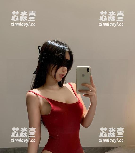 微密圈 - 火龙果羊的甜蜜泡影：一位纯欲厨娘在烹饪中闪耀—原图、图包，来点吧！