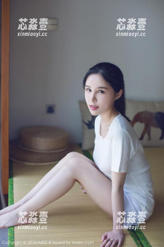 爱蜜社-程小烦不烦 爱蜜社 - 程小烦不烦的短裙全套原图,别被那条裙子骗了,其实还有更多干货。