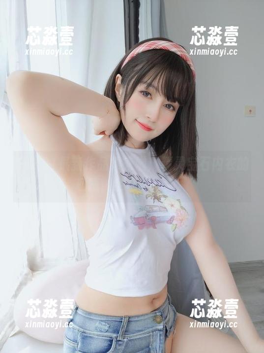 白银81最新作品集来啦！精灵宝石内衣的魅惑，全在这一刻。