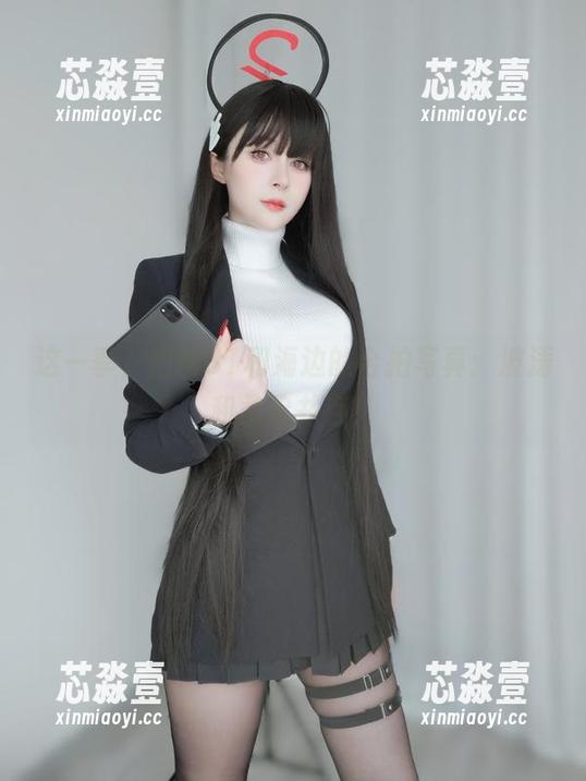 这一季，白银81和海边的合拍写真：波涛和柔软并存！