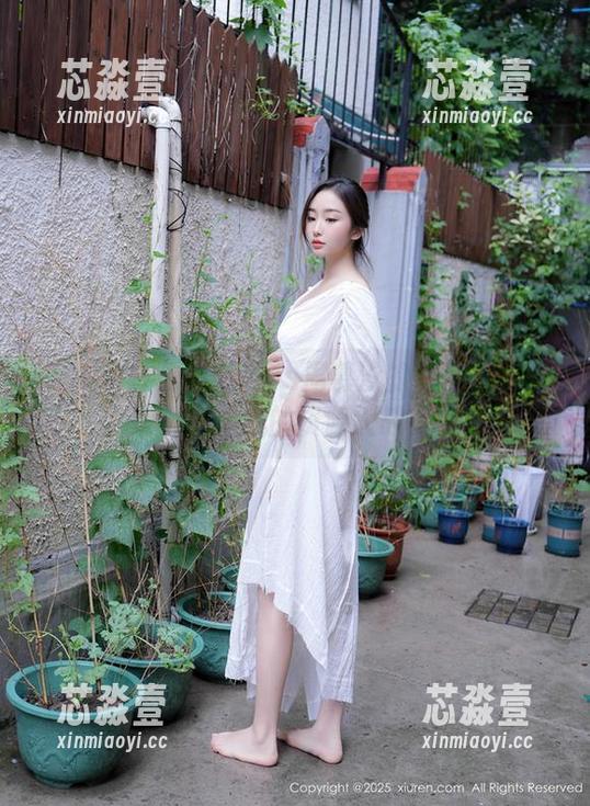 秀人网 - 丹麦南瓜vs周慕汐的万圣节～一场作品集的资源大战！