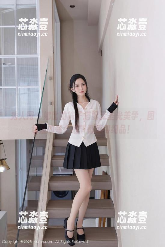 秀人网-娜比 秀人网 - 娜比的袜子搭配无圣光美学,图包里的每个细节都值得细品!