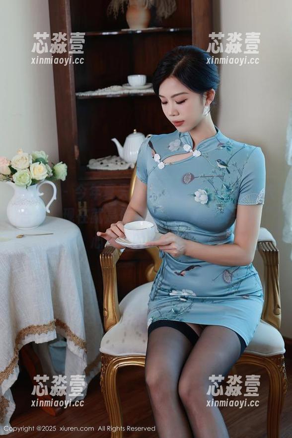 秀人网 - 今年夏天，陈雅漫VICKY的泳衣合集，现在就是你偶像，就来欣赏一下“心累”的水花吧！