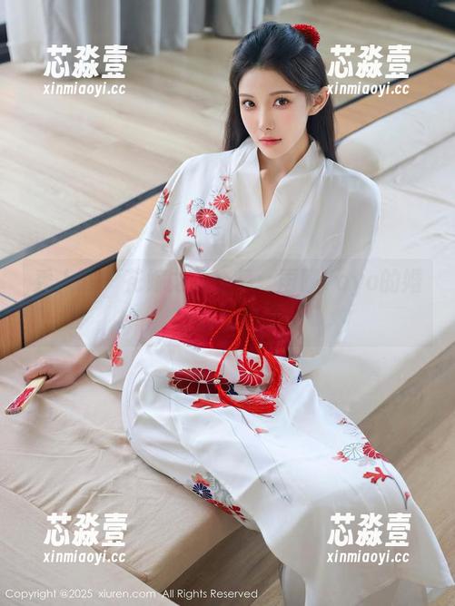 秀人网 - 花嫁之路合集：雨瞳Yoyo的婚纱野生实录
