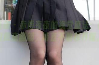 稚乖画册 - 赤西夜夜的视觉魔法：看那长腿肆意翩翩，简直不敢移开眼。