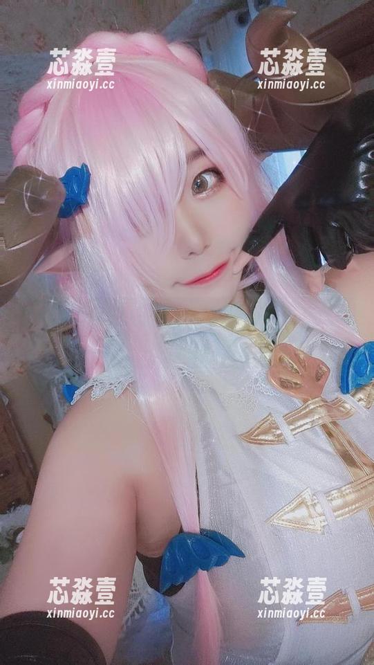 穆零Mu0的小宇宙：灰丝美图似乎在低语，听听那是什么？