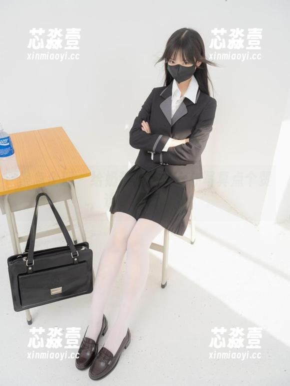 紧急企划 - 给奶昔的黑丝女仆写真点个赞，这图库真有趣！